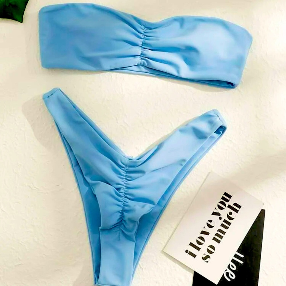 NWOT Blue Strapless Ruched Bum bikini set